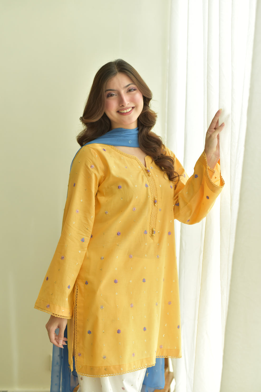 Nisha 3pc Embroidered Dress(Farshi Shalwar)